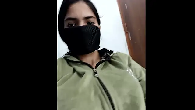 Raniqueen8 online show from 11.11.25