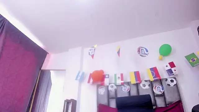 sarahhernandez online show from 07.04.26