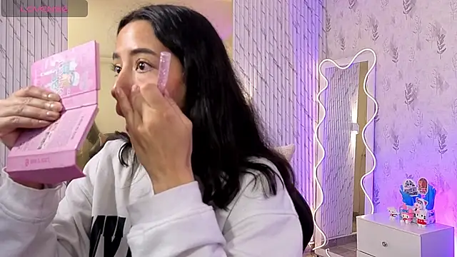 Joselyn tay online show from 04.05.26