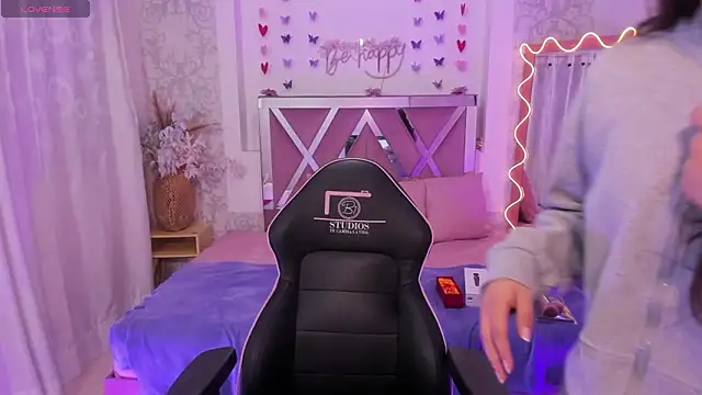 ISABELA TAY online show from 03.10.26