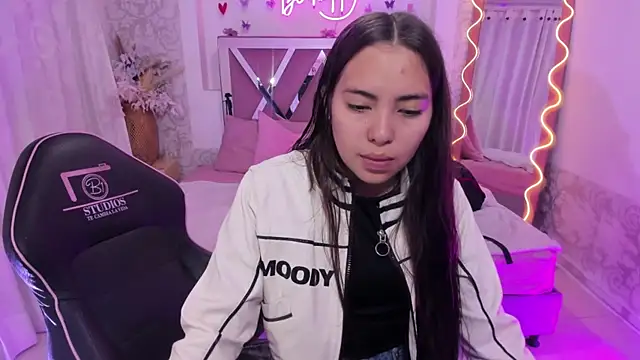 ISABELA TAY online show from 03.24.26