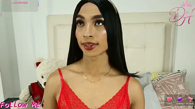 Daphne Hills online show from 03.30.26