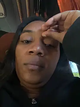 AishaOwens online show from 02.17.26