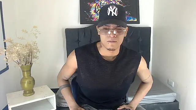 Isaacas  online show from 11.26.25