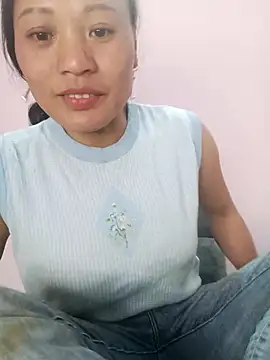 Snapshot of t-t-babe chatting on 12.01.25 t-t-babe online show from 12.01.25