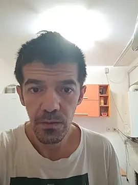 Snapshot of Dale_E chatting on 10.27.25 Dale E online show from 10.27.25