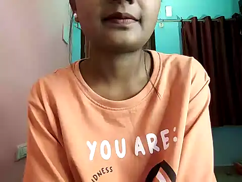 Snapshot of Riyya_00 chatting on 11.15.25 Riyya 00 online show from 11.15.25