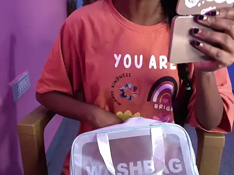 Snapshot of Riyya_00 chatting on 11.25.25 Riyya 00 online show from 11.25.25