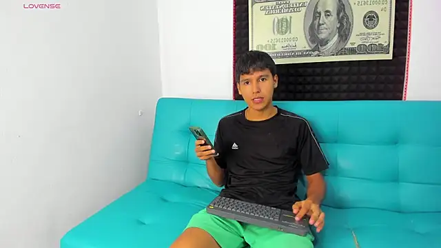 Carl-Milton online show from 11.18.25