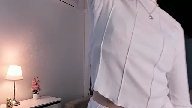 ShelaMailo online show from 01.12.26