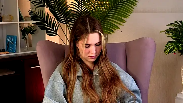 Snapshot of DanielaBeaty chatting on 11.16.25 DanielaBeaty online show from 11.16.25