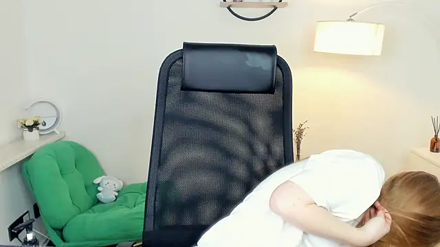 LavetaShiroma online show from 11.23.25