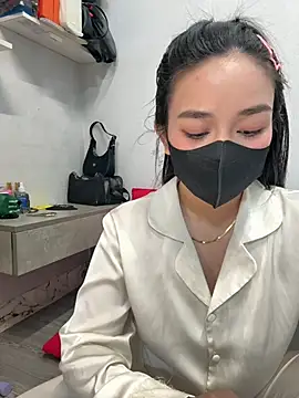 Snapshot of Tina_2k3 chatting on 04.05.26 Tina 2k3 online show from 04.05.26