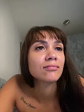 Snapshot of carolsapequinha chatting on 04.20.26 carolsapequinha online show from 04.20.26