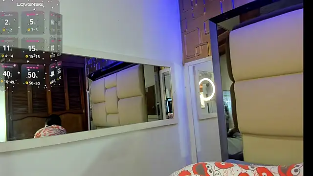 Snapshot of Estefanny_lopez19 chatting on 11.25.25 Estefanny lopez19 online show from 11.25.25