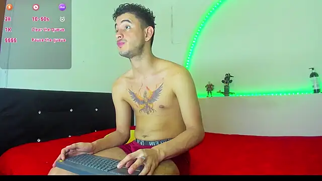 kaiborman00 online show from 12.20.25