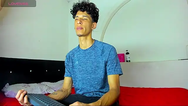 kaiborman00 online show from 03.02.26