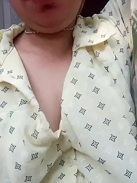 isha sharma2002 online show from 11.19.25