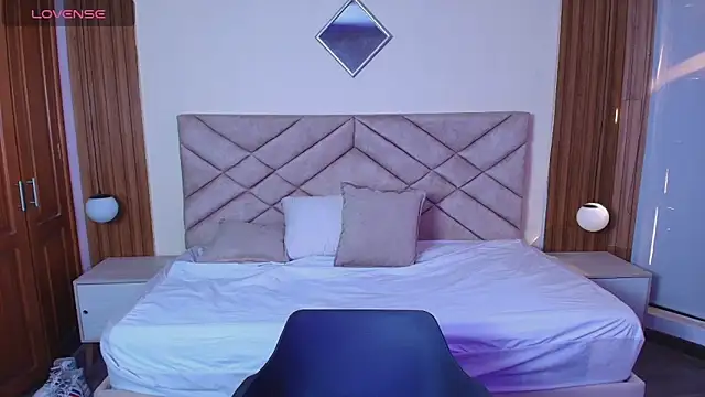 Laracooper  online show from 03.14.26