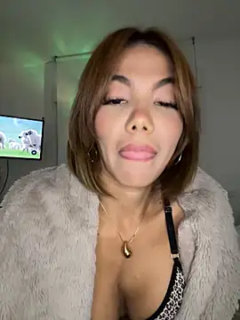 Snapshot of dolceragazza_15 chatting on 11.14.25 dolceragazza 15 online show from 11.14.25