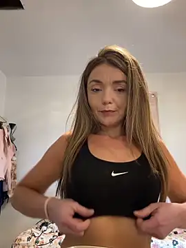 Snapshot of miatate chatting on 02.11.26 miatate online show from 02.11.26