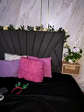 Snapshot of Luna_Scarllet chatting on 11.27.25 Luna Scarllet online show from 11.27.25