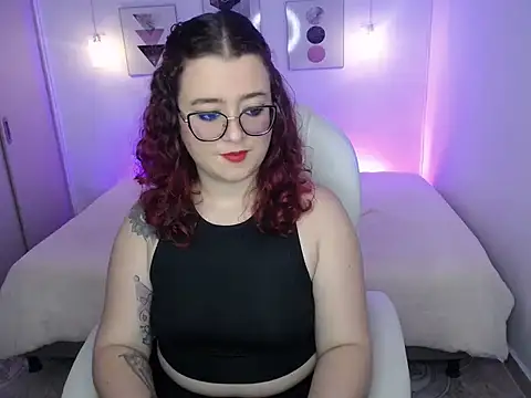 Snapshot of selene_rouse_ chatting on 11.24.25 selene rouse online show from 11.24.25