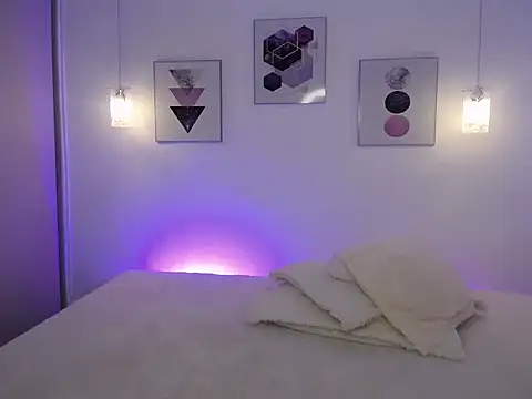 Snapshot of selene_rouse_ chatting on 11.25.25 selene rouse online show from 11.25.25