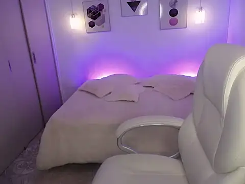 Snapshot of selene_rouse_ chatting on 12.02.25 selene rouse online show from 12.02.25