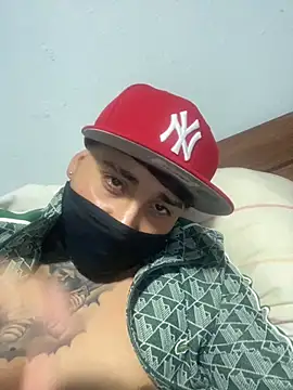 Snapshot of Matiascolageno chatting on 11.24.25 Matiascolageno online show from 11.24.25