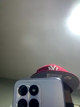 Snapshot of Matiascolageno chatting on 12.22.25 Matiascolageno online show from 12.22.25