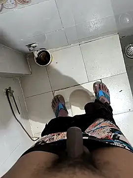 Snapshot of Ritik143jhil chatting on 11.17.25 Ritik143jhil online show from 11.17.25