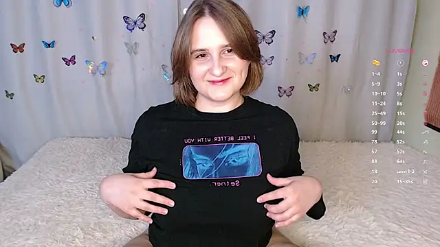 Snapshot of LightNea chatting on 11.17.25 LightNea online show from 11.17.25