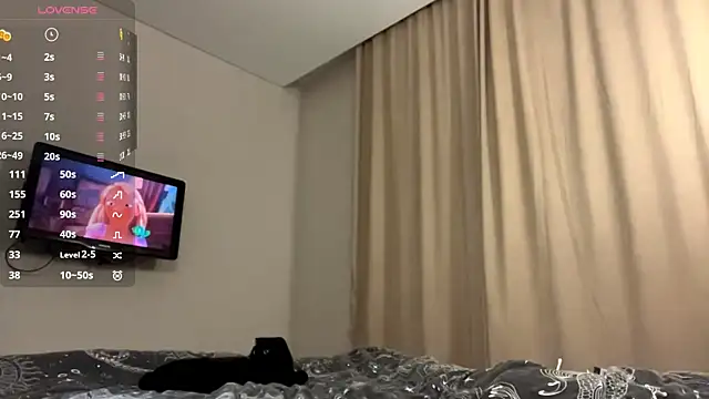 Snapshot of CleoSayres chatting on 11.13.25 CleoSayres online show from 11.13.25