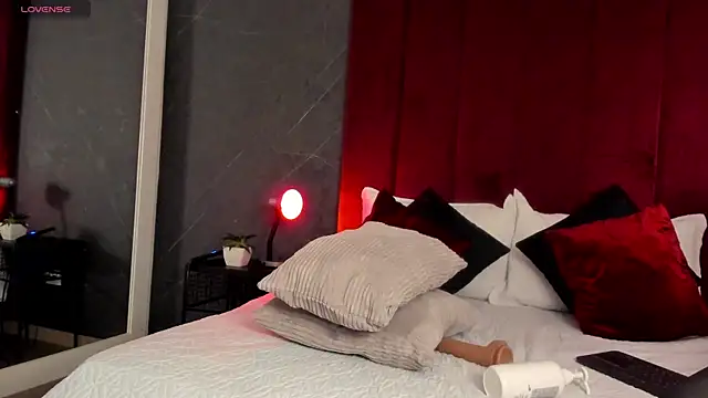 GinebraBelucci online show from 11.15.25