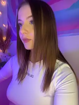 Snapshot of LoKIRAve chatting on 12.04.25 LoKIRAve online show from 12.04.25