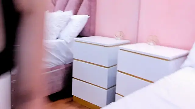 roxyflame  online show from 11.27.25