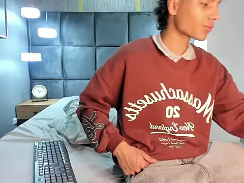 Snapshot of MattFiore chatting on 11.25.25 MattFiore online show from 11.25.25