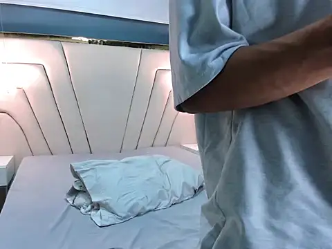 Snapshot of MattFiore chatting on 12.03.25 MattFiore online show from 12.03.25