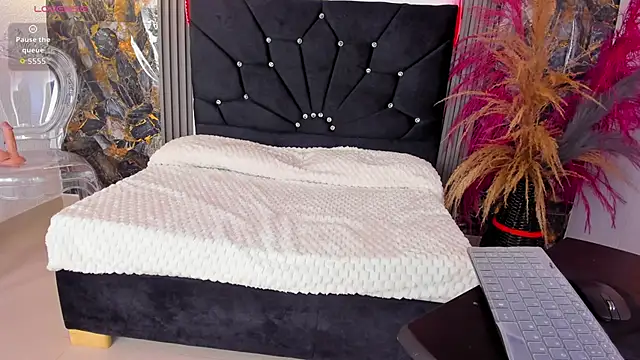 Adaya lys online show from 11.18.25