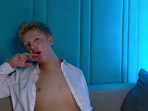 LucasFinister online show from 11.17.25