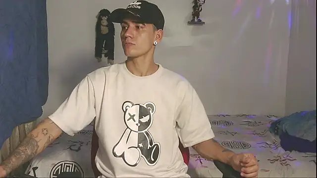 Snapshot of kilyan_wow chatting on 11.15.25 kilyan wow online show from 11.15.25