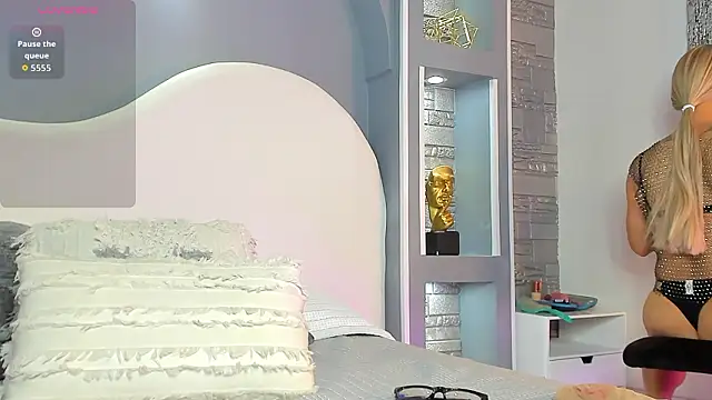 Valentino moretti online show from 02.03.26