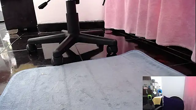 Snapshot of sasha_sexy1 chatting on 03.07.26 sasha sexy1 online show from 03.07.26