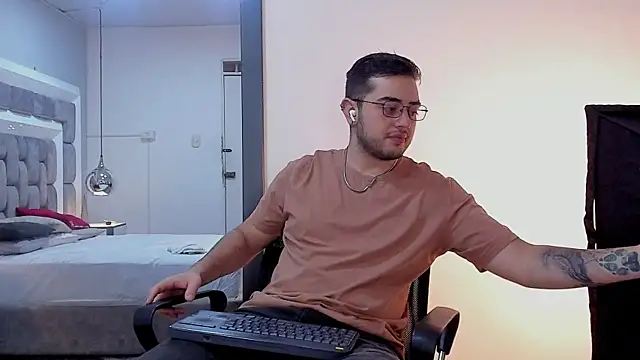 Ethan Greys online show from 12.22.25