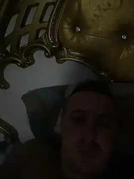 Snapshot of vandamecuple chatting on 11.13.25 vandamecuple online show from 11.13.25