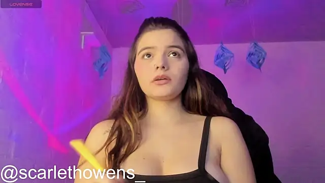 Snapshot of scarlethowens1 chatting on 12.16.25 scarlethowens1 online show from 12.16.25