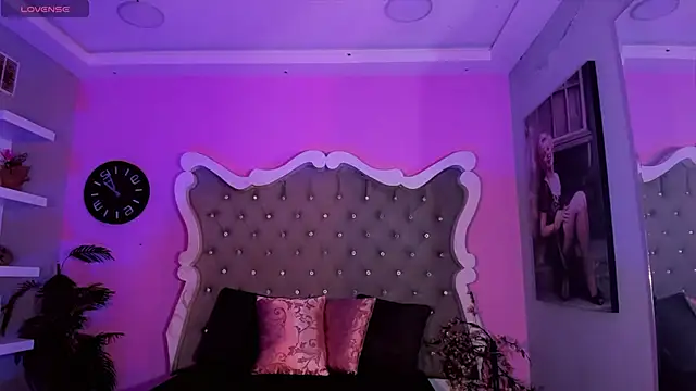 LeslieAmor1 online show from 11.21.25