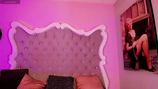 LeslieAmor1 online show from 11.23.25