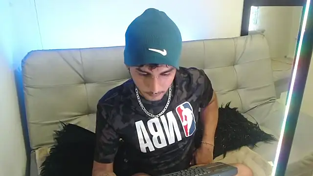 Snapshot of Brunicci chatting on 11.14.25 Brunicci online show from 11.14.25